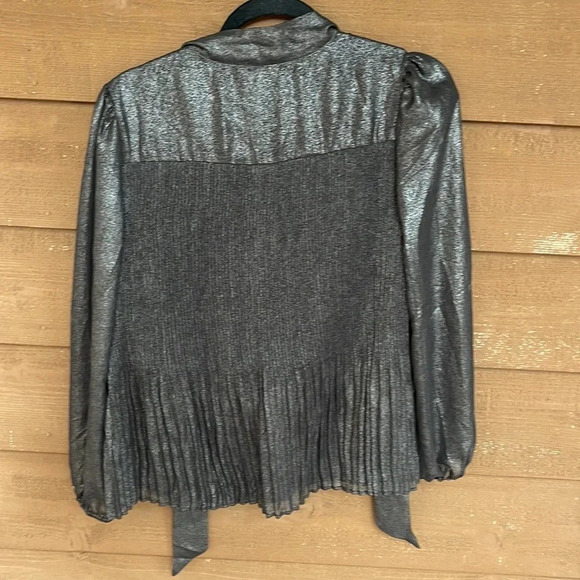 Nanette Lepore breezy black sparkle pleated blouse, size small - Picture 7 of 7